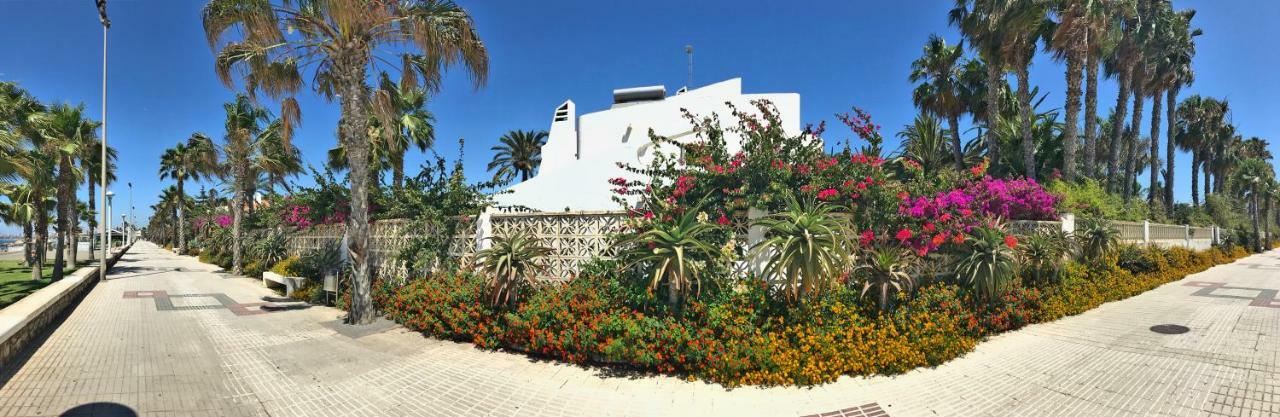 Beachfront Oasis In Costa Del Sol. Caleta De Velez Exterior foto